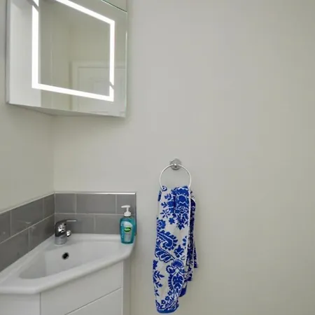 Lovely Modern Flat Parking Near Airbus Uwe Mod Daire